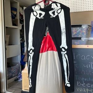 Runaway teenager size medium stretch, skeleton pants